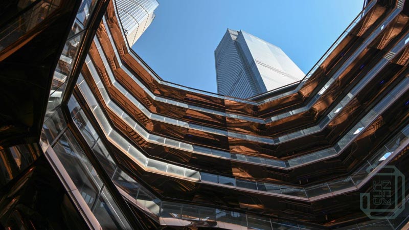 ساختمانی در منهتن با نمای فلزی مسی